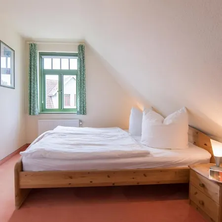 Ferienhaussiedlung Strandperlen Buchenhof 6b * Wustrow (Fischland)